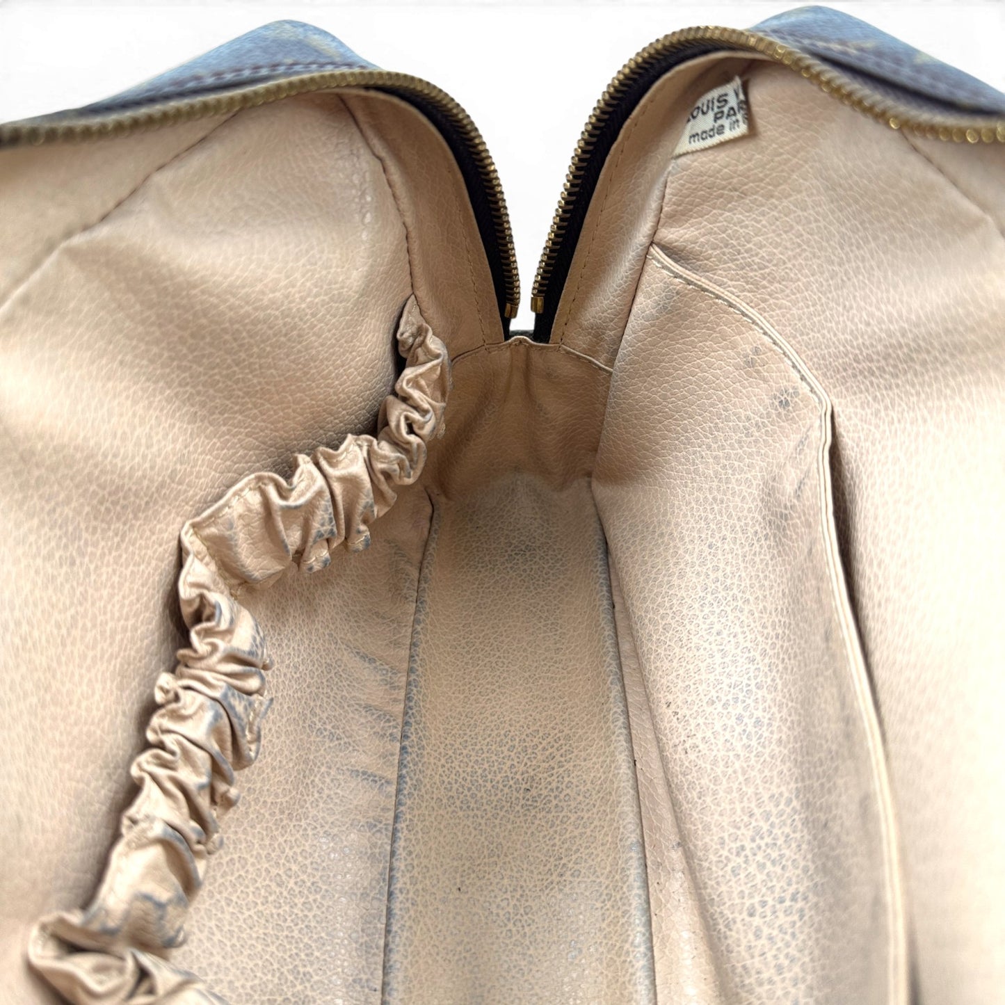 LOUIS VUITTON トゥルース・トワレット23 モノグラム ブラウン ポーチ M47524