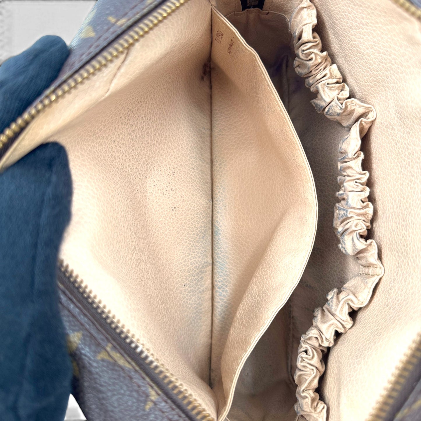 LOUIS VUITTON トゥルース・トワレット23 モノグラム ブラウン ポーチ M47524