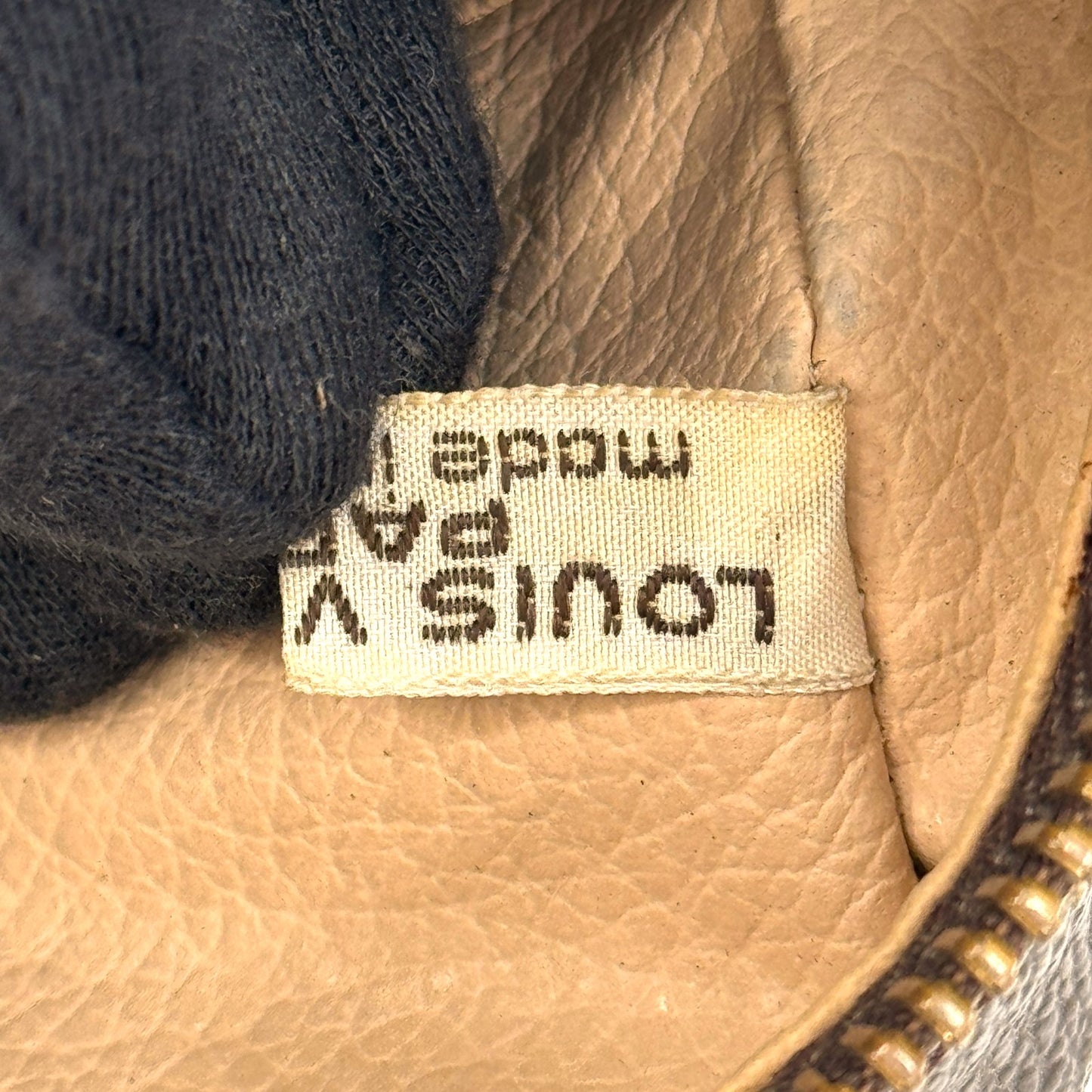 LOUIS VUITTON トゥルース・トワレット23 モノグラム ブラウン ポーチ M47524