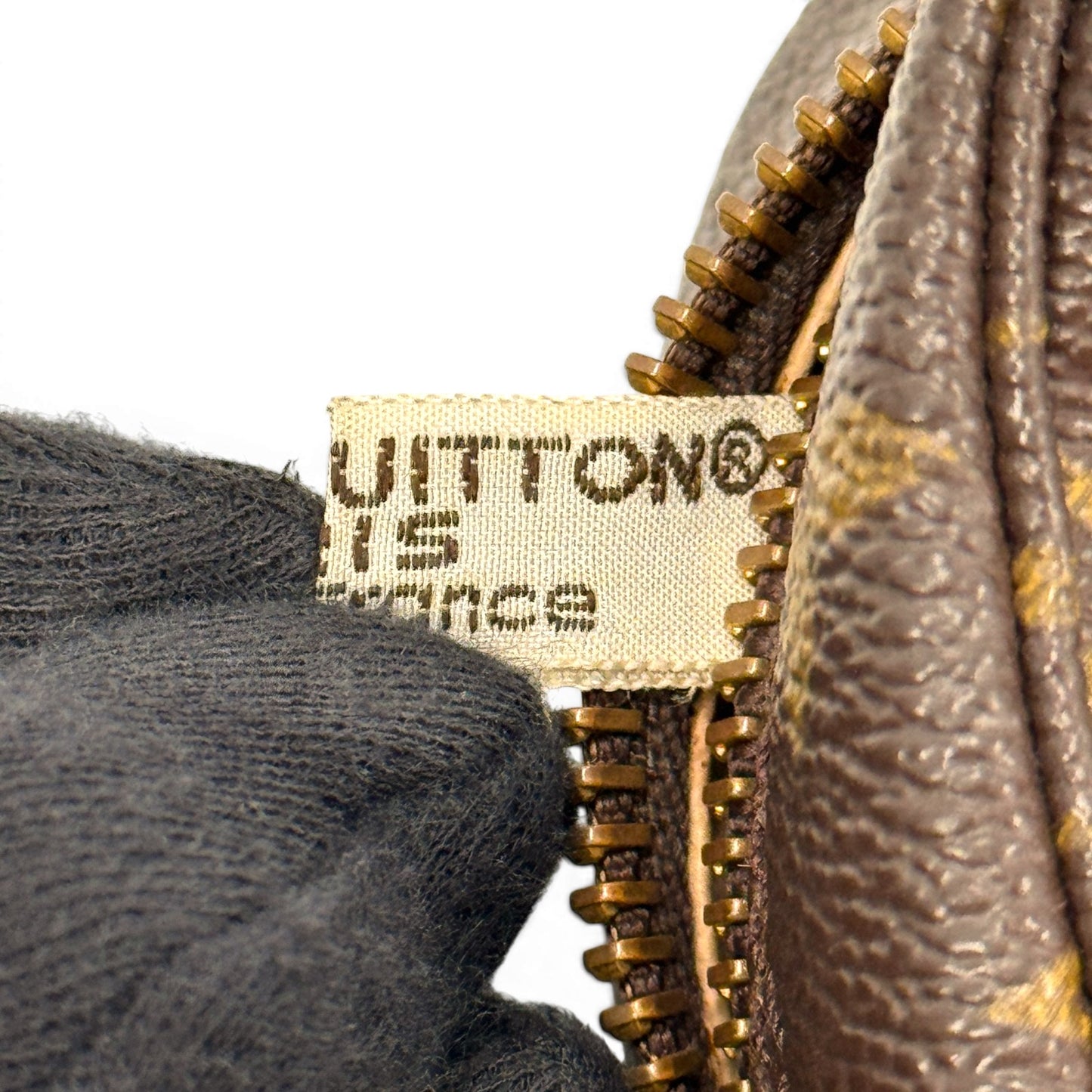 LOUIS VUITTON トゥルース・トワレット23 モノグラム ブラウン ポーチ M47524