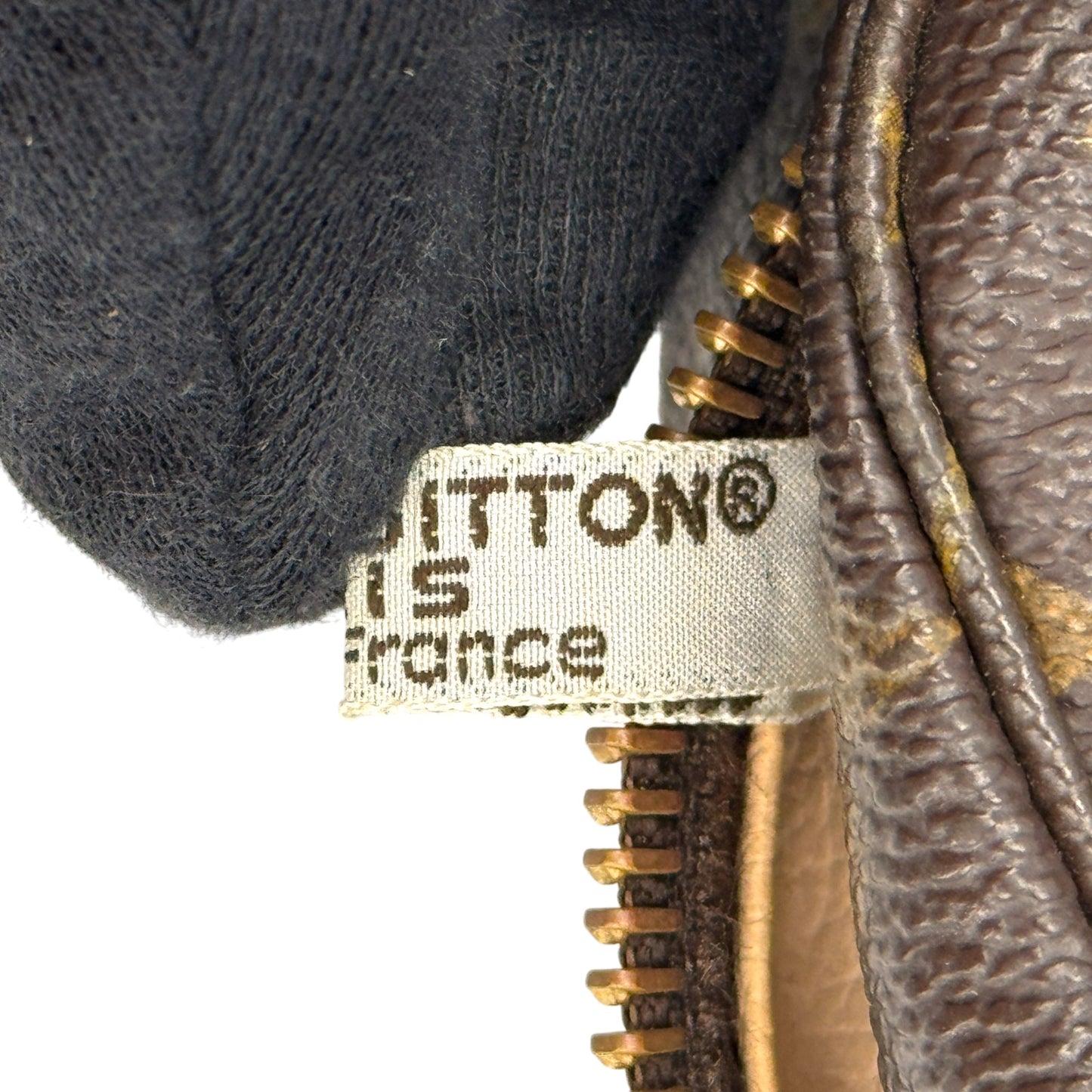 LOUIS VUITTON トゥルース・トワレット23 モノグラム ブラウン ポーチ M47524