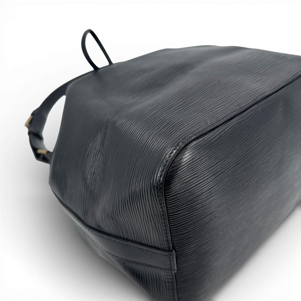 LOUIS VUITTON エピノワール プチノエ M59012 巾着 ショルダーバッグ