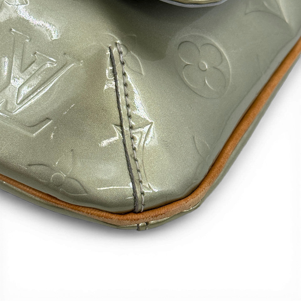 LOUIS VUITTON モノグラム ヴェルニ トンプソンストリート グリス M91008 ショルダー