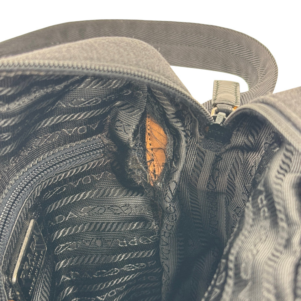 PRADA ミラノ グレー ショルダーバッグ