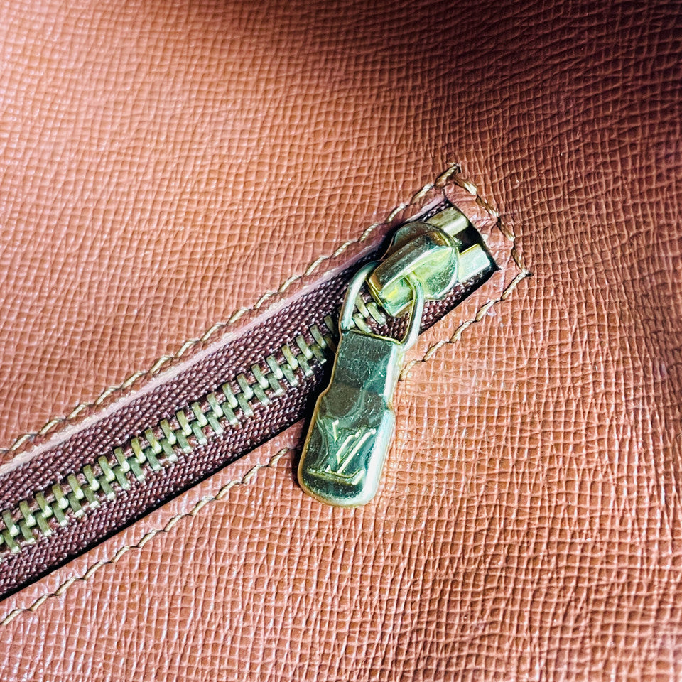 LOUIS VUITTON モノグラム ブローニュ 30 M52165 ショルダーバッグ