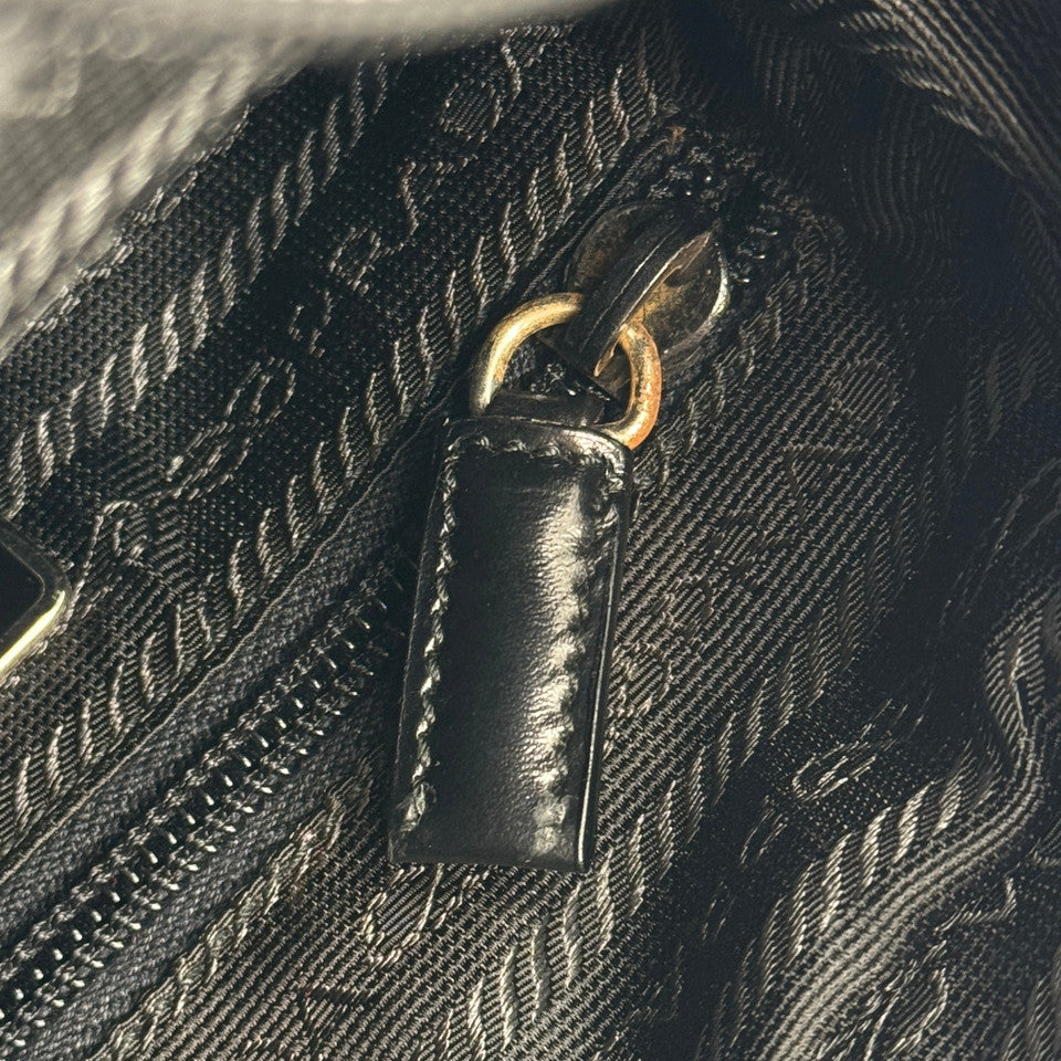 PRADA ミラノ グレー ショルダーバッグ