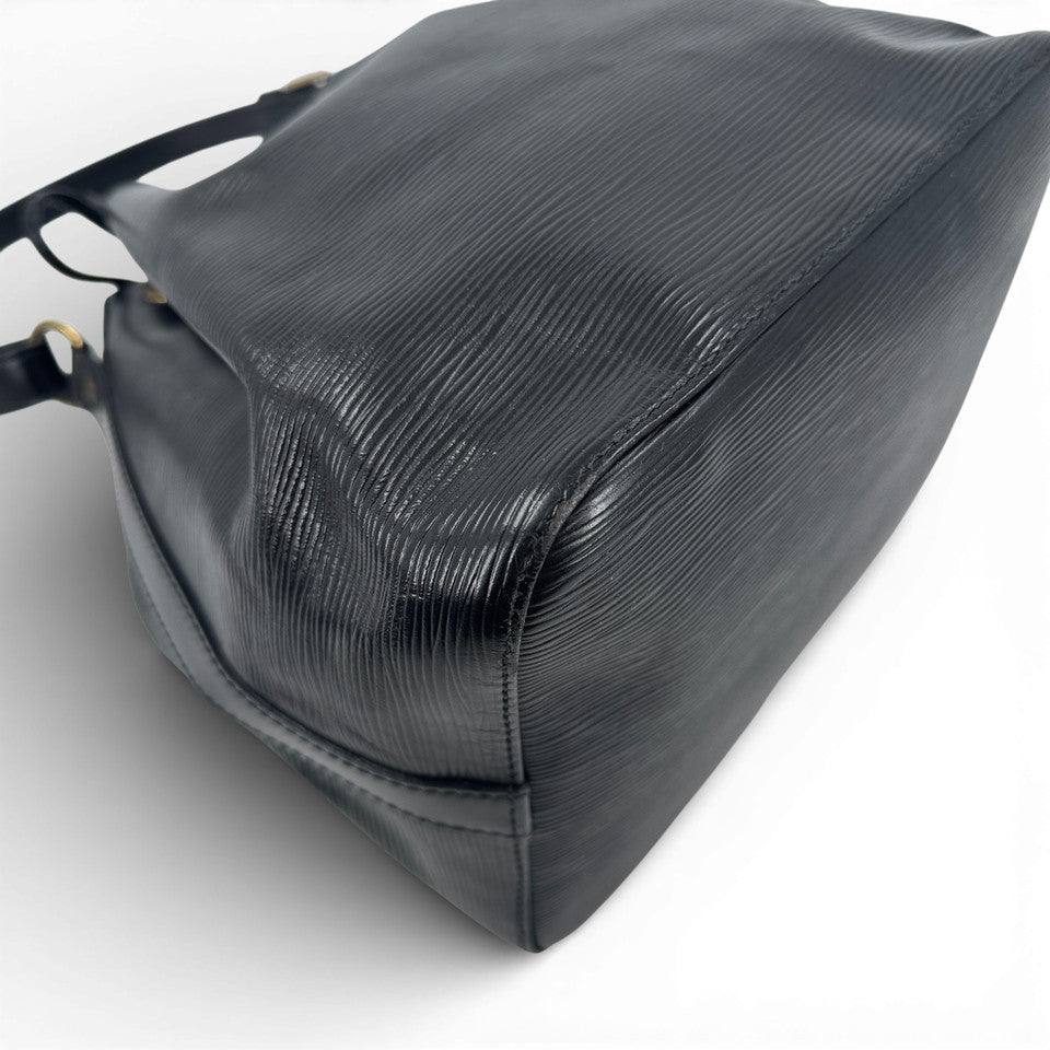LOUIS VUITTON エピノワール プチノエ M59012 巾着 ショルダーバッグ