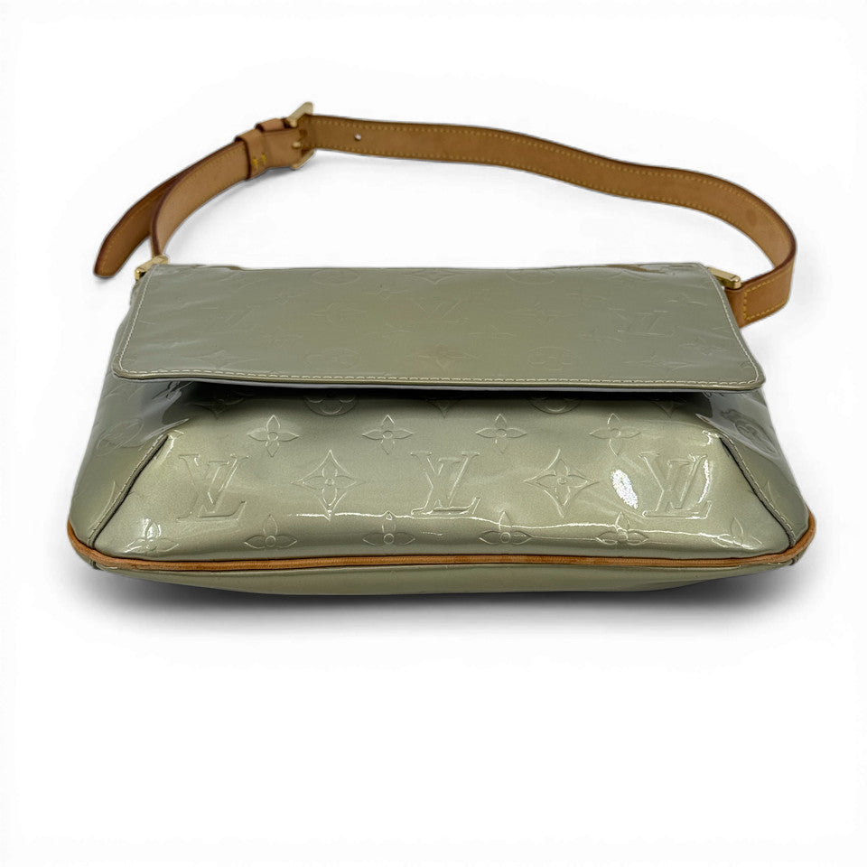 LOUIS VUITTON モノグラム ヴェルニ トンプソンストリート グリス M91008 ショルダー