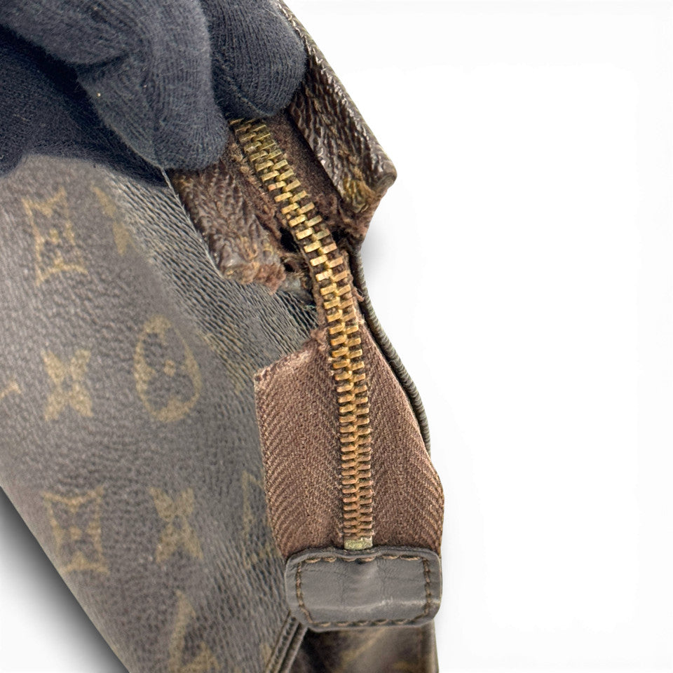 LOUIS VUITTON モノグラム ポッシュトワレ 19 M47544 クラッチ