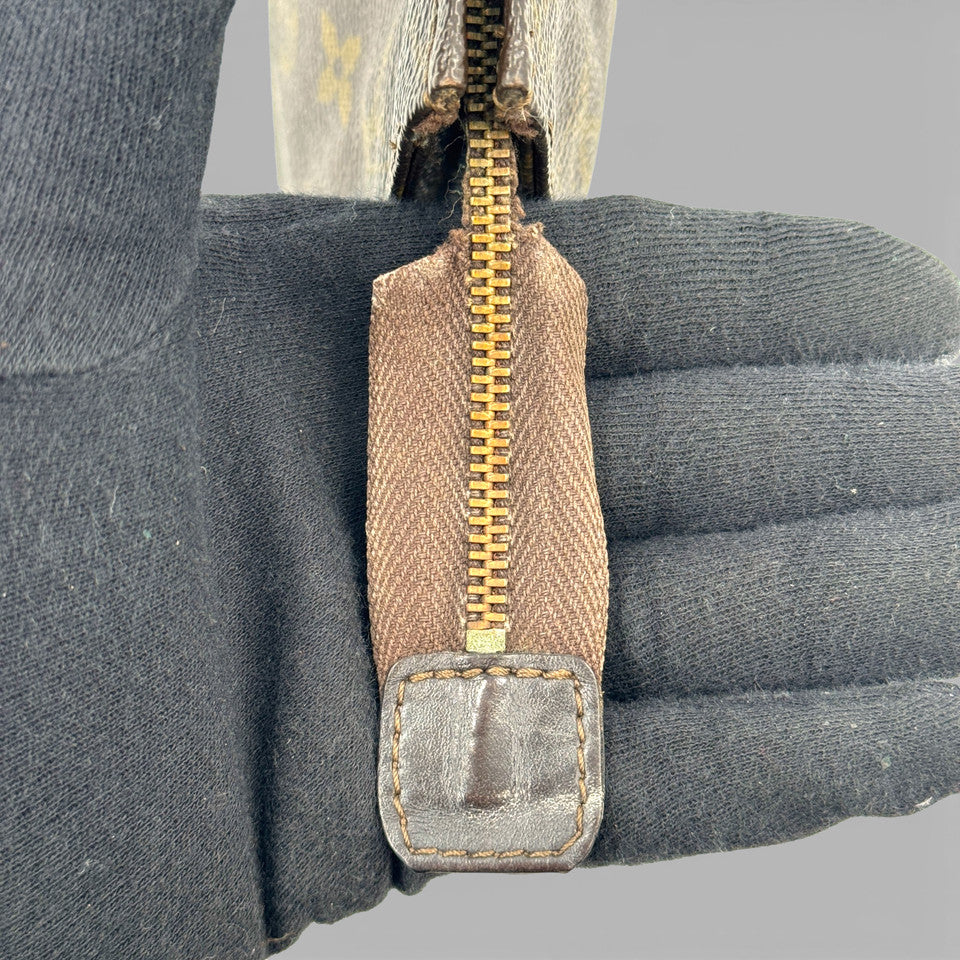 LOUIS VUITTON モノグラム ポッシュトワレ 19 M47544 クラッチ