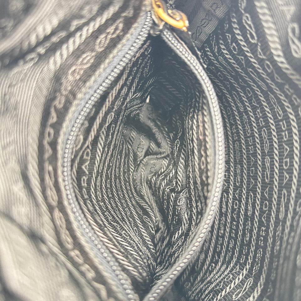 PRADA ミラノ グレー ショルダーバッグ