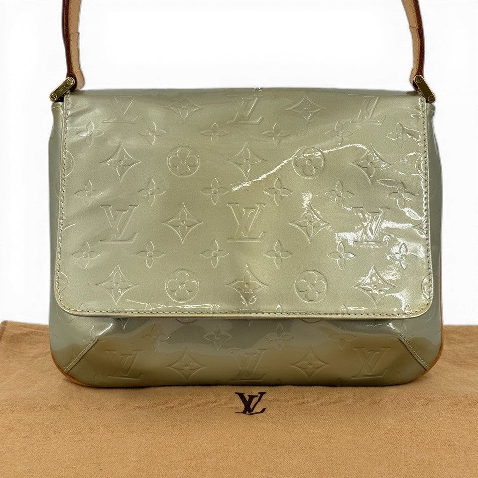 LOUIS VUITTON モノグラム ヴェルニ トンプソンストリート グリス M91008 ショルダー