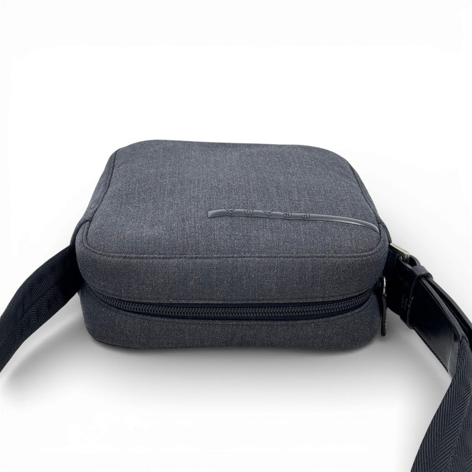 PRADA ミラノ グレー ショルダーバッグ