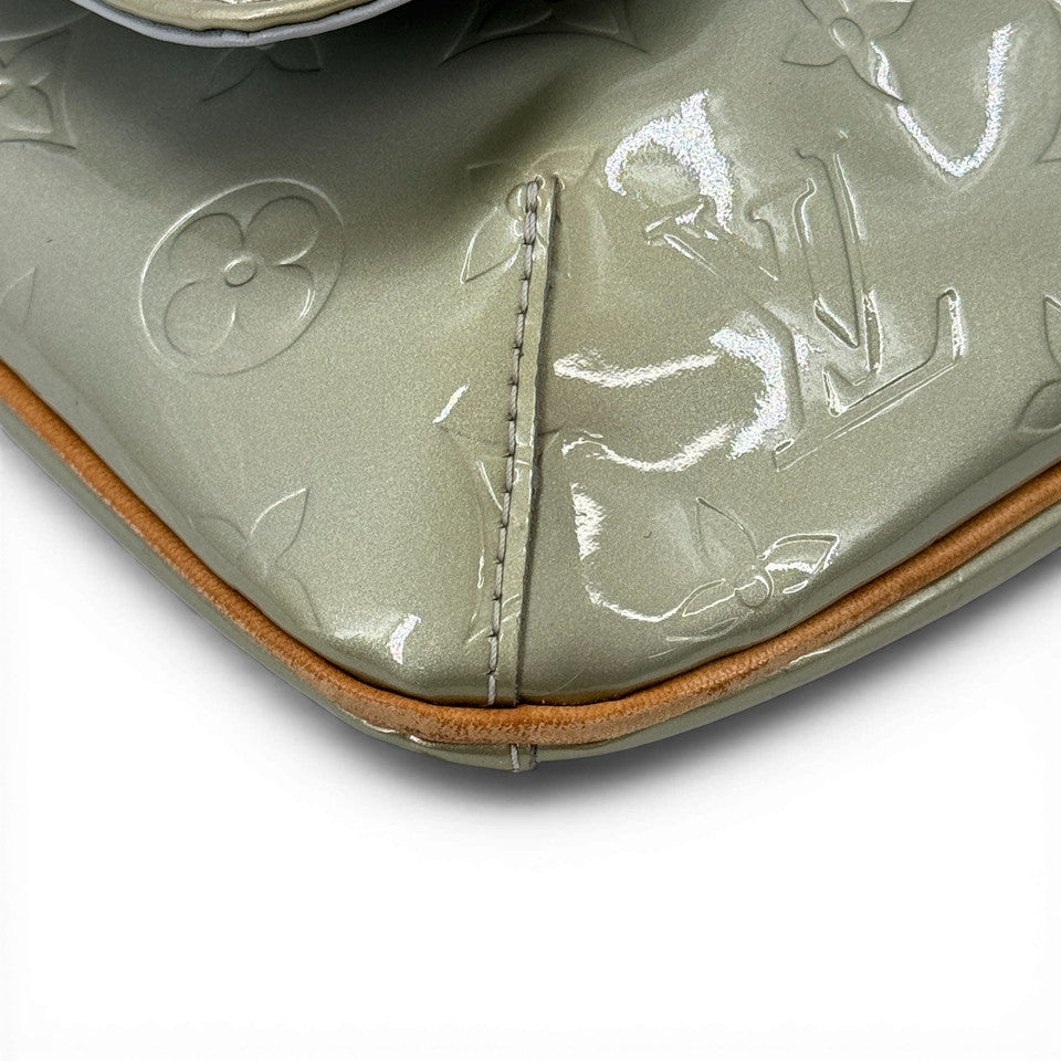 LOUIS VUITTON モノグラム ヴェルニ トンプソンストリート グリス M91008 ショルダー