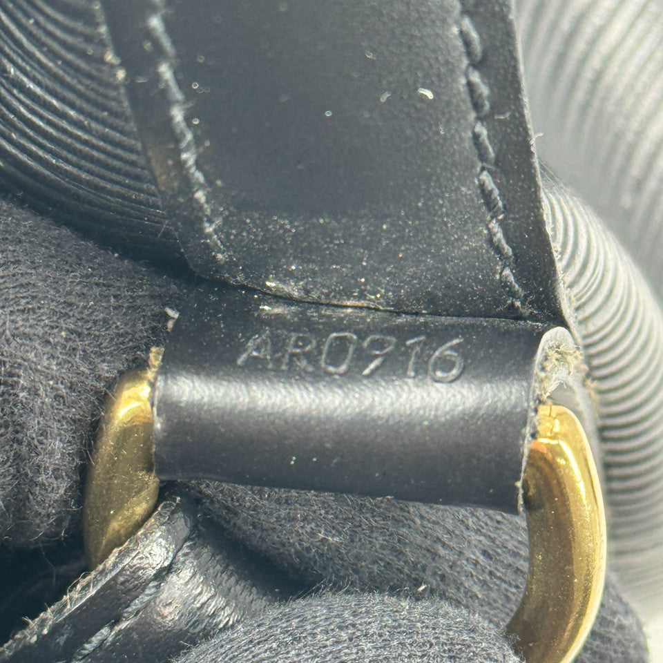 LOUIS VUITTON エピノワール プチノエ M59012 巾着 ショルダーバッグ