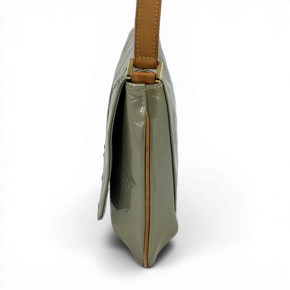 LOUIS VUITTON モノグラム ヴェルニ トンプソンストリート グリス M91008 ショルダー
